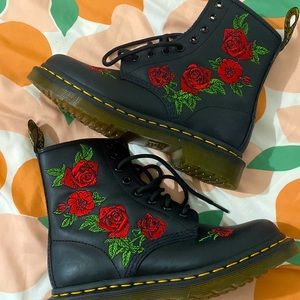 Dr. Martens Women's 1460 Vonda Softy T Fashion Boot US 5